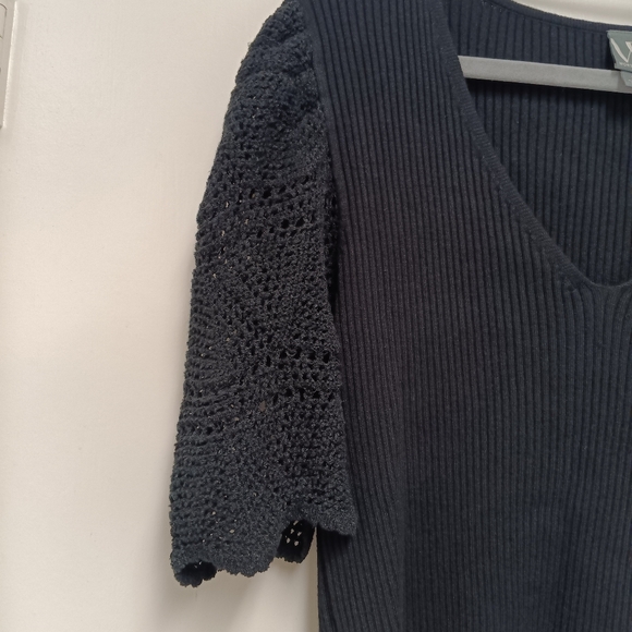 NWT Black Worthington Blouse with Knitted Short Sleeves - Picture 4 of 5